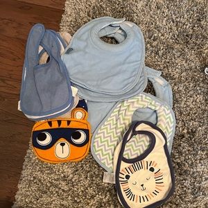 Bundle of bibs